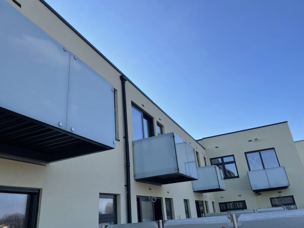 Glass Balustrades 13 glass balcony balustrade